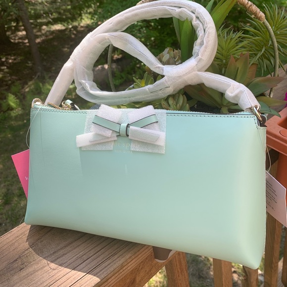 kate spade Handbags - Authentic Kate Spade leather bow chain/leather crb